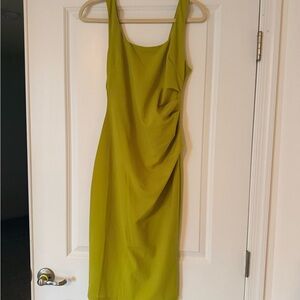 Elegant Green Sleeveless Dress